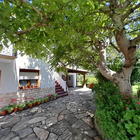Casa De Pueblo En Pedrena, Cantabria